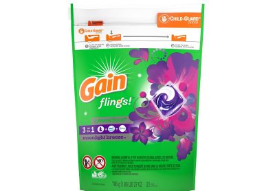 Image: Gain Flings 3-in-1 Moonlight Breeze Scent Laundry Detergent Pacs (35 Count)